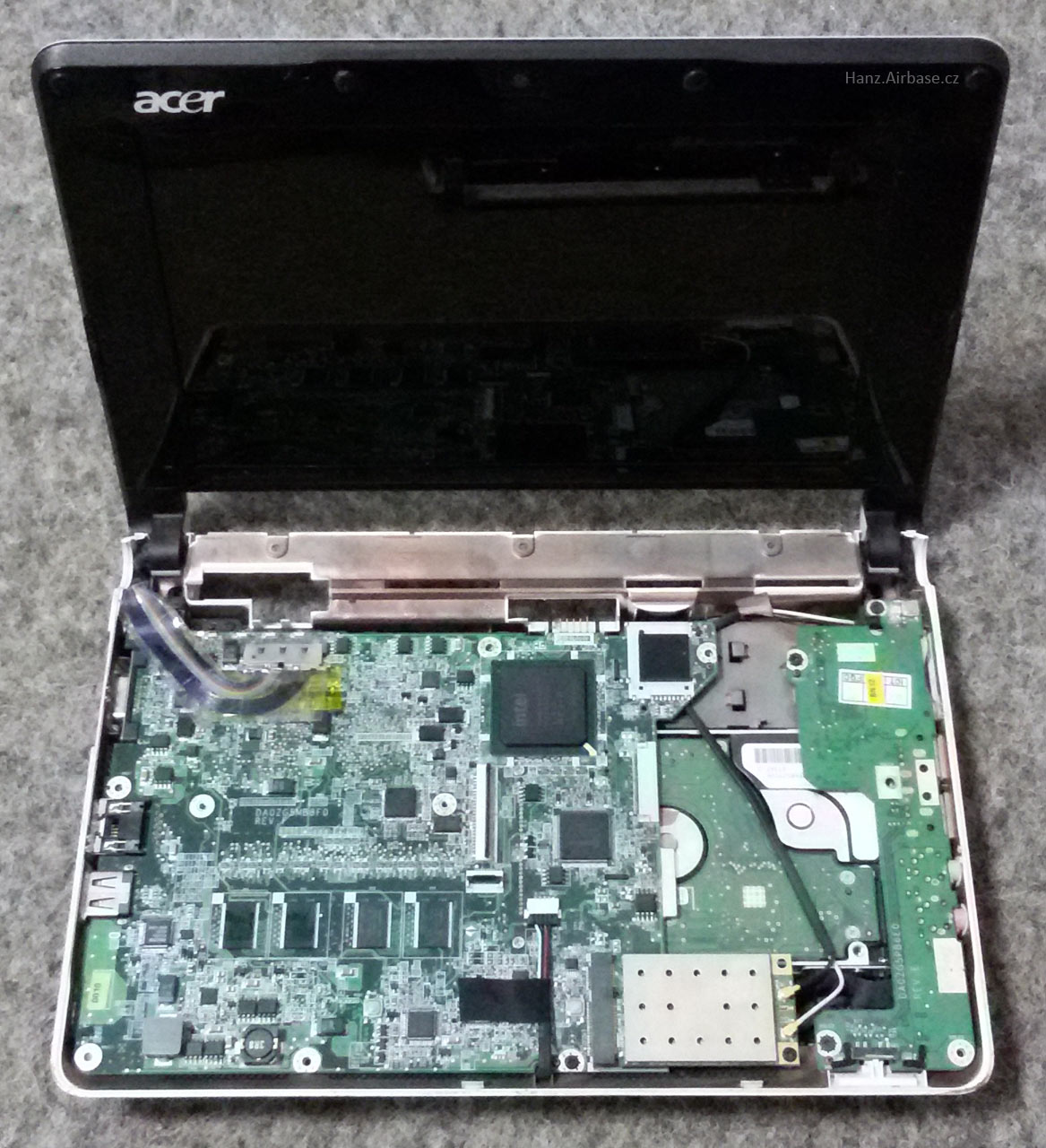 Acer-Aspire-One-ZG5-1