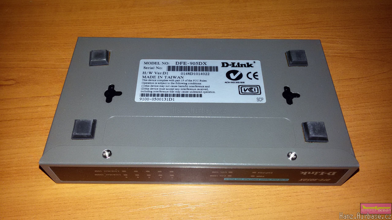 D-Link-DFE-905Dx-dual-speed-hub-1