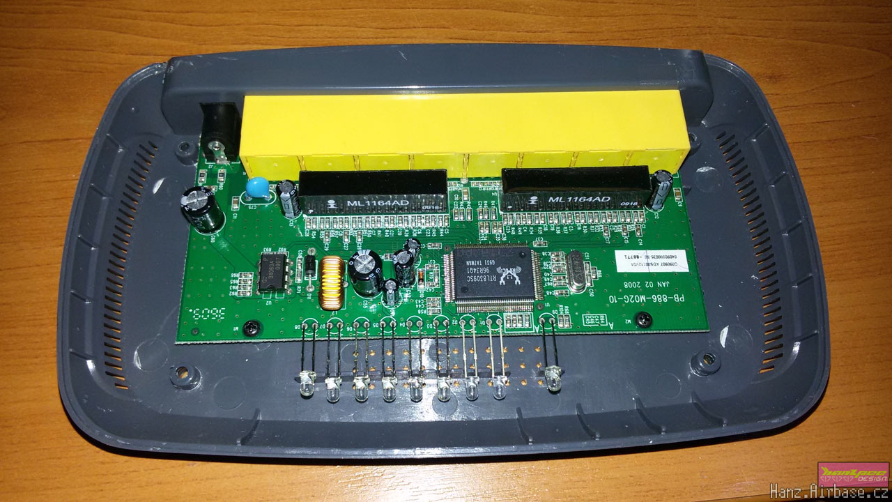 Planet-SW-804-Fast-Ethernet-Switch-3