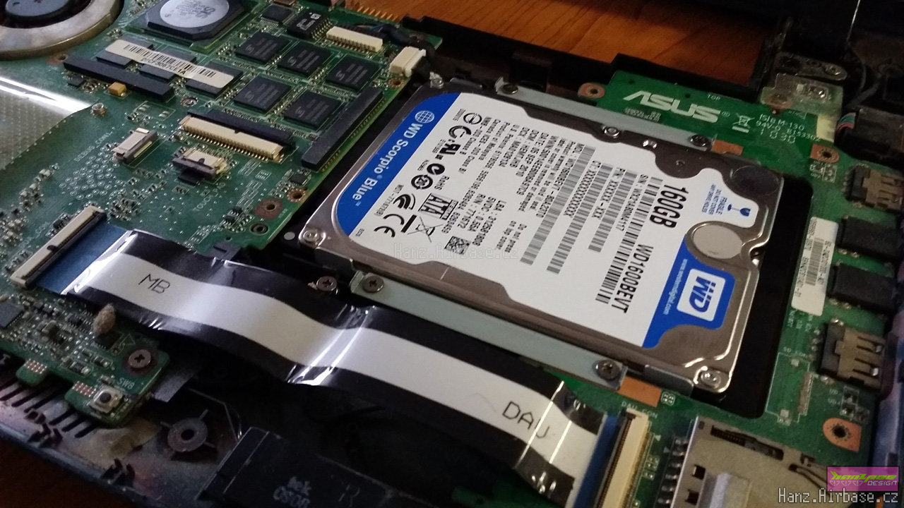 asus-ee-pc-1201k-vymena-hdd-56