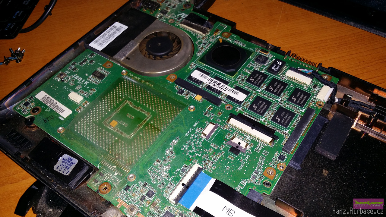 notebook-asus-ee-pc-1201-vymena-hdd