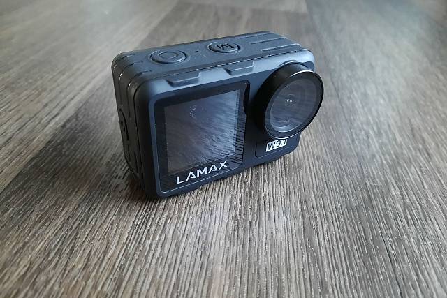 Recence: Kamera LAMAX W9.1