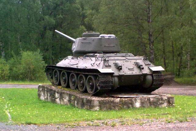 Tank T-34 na SBV Bahna 1000